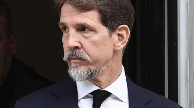 παύλος-υπηκοότητα-563381197