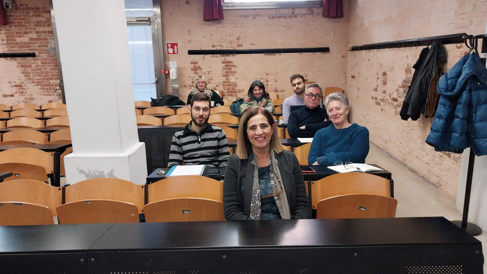 λαχτάρα-για-τα-νέα-ελληνικά-στη-βενε-563374117