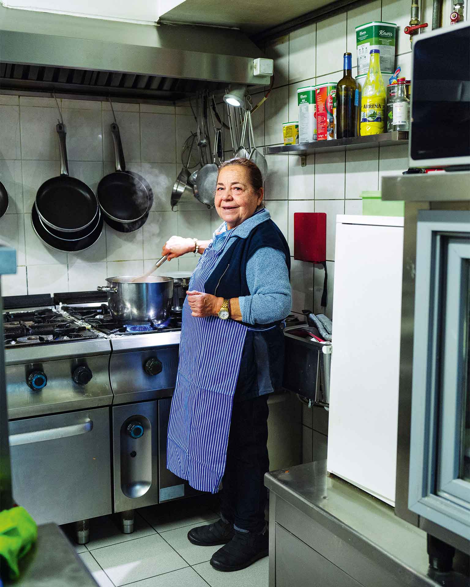 Χοιρινό με λάχανο αρμιά με κοκκινοπίπερο-1