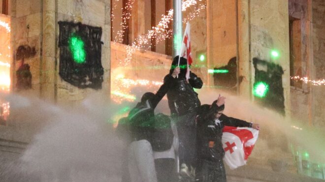 γεωργία-κλιμακώνεται-η-πολιτική-κρίσ-563352925