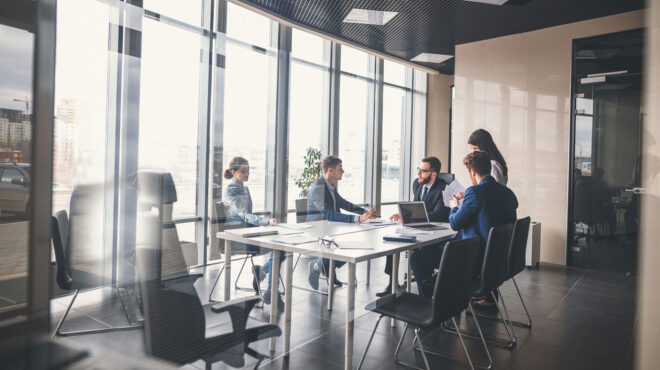 το-2025-φέρνει-μεγάλες-εξαγορές-και-συγχω-563372137