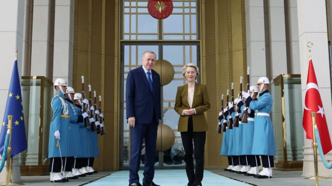 η-τουρκία-ετοιμάζει-εισβολή-στη-συρία-563378953