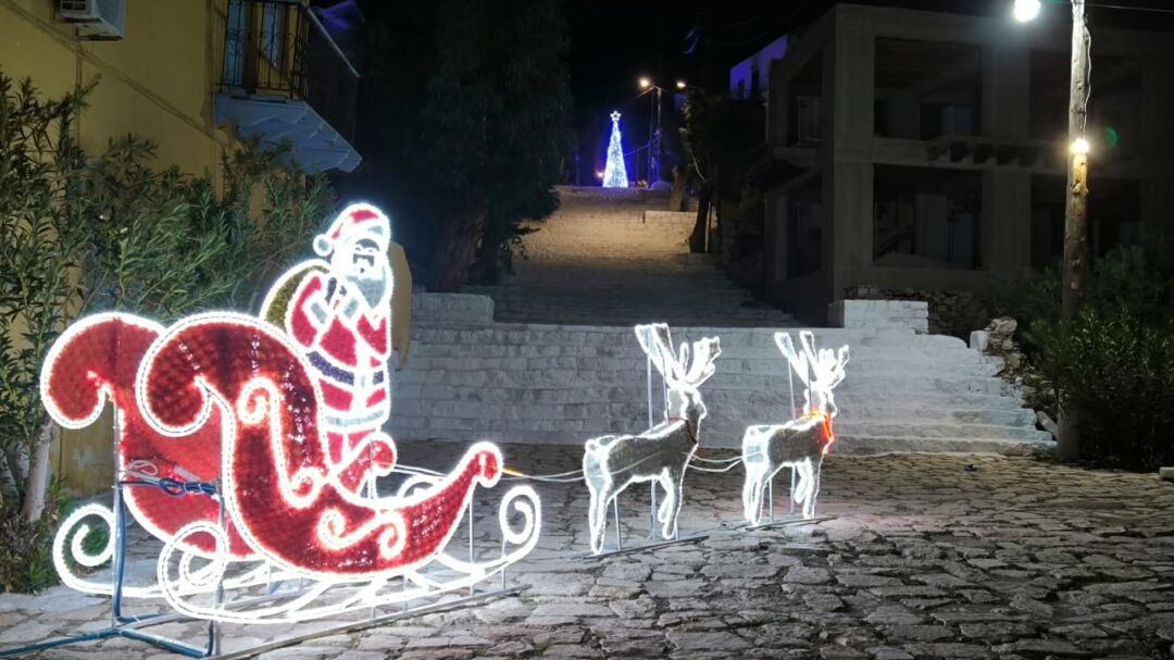 μη-νομίζετε-ότι-εδώ-έχει-γιορτινό-κλί-563389135