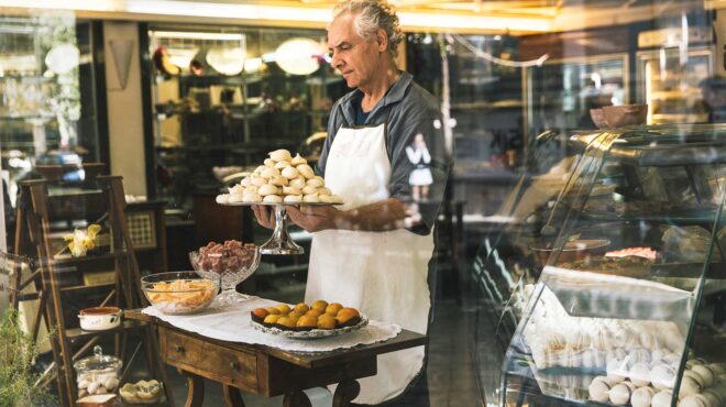 μητροπολιτικόν-στο-ιστορικό-ζαχαροπ-563370484