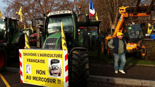 αντιδρά-η-γαλλία-στη-συμφωνία-εμπορίο-563383426