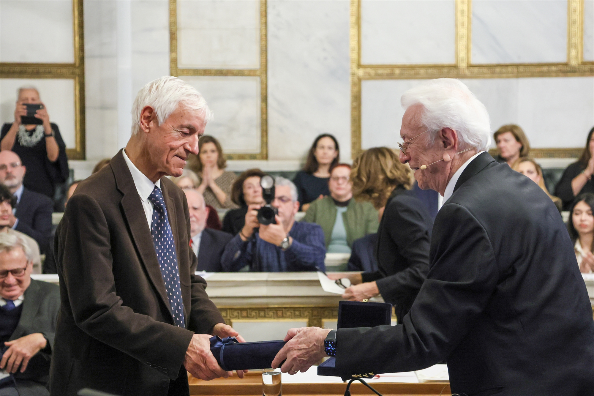 Το βραβείο της Ακαδημίας Αθηνών στο «Ολοι Μαζί Μπορούμε» ανήκει στους χιλιάδες εθελοντές του-1