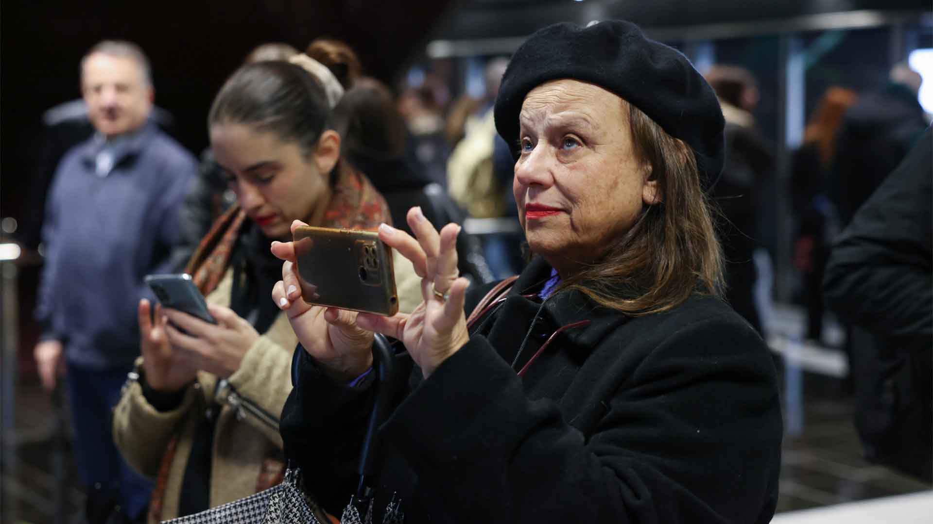 «Τσίμπα με να δω αν είναι αλήθεια»-7