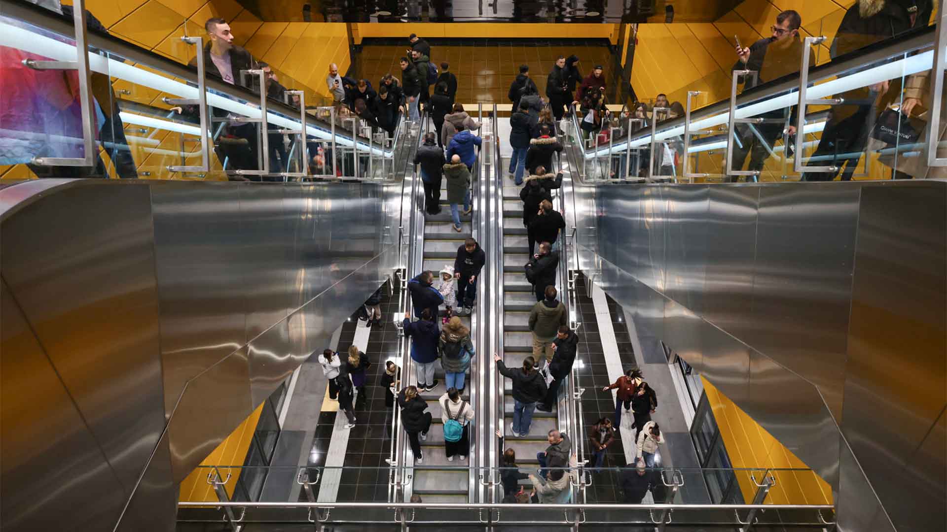 «Τσίμπα με να δω αν είναι αλήθεια»-6