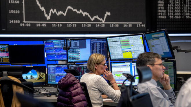 στις-αγορές-με-τρίμηνα-έντοκα-γραμμάτ-563397802