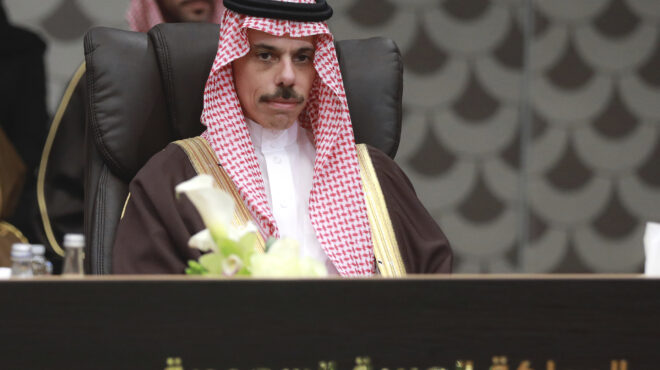 σαουδαραβική-αντιπροσωπεία-συναντήθ-563388463