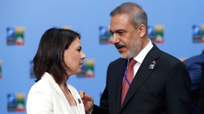 εντός-και-εκτός-διαχρονικές-γερμανοτ-563386636