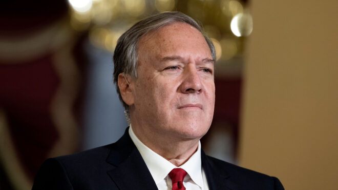 ηπα-ο-κάρλσον-έκοψε-τον-πομπέο-563381824