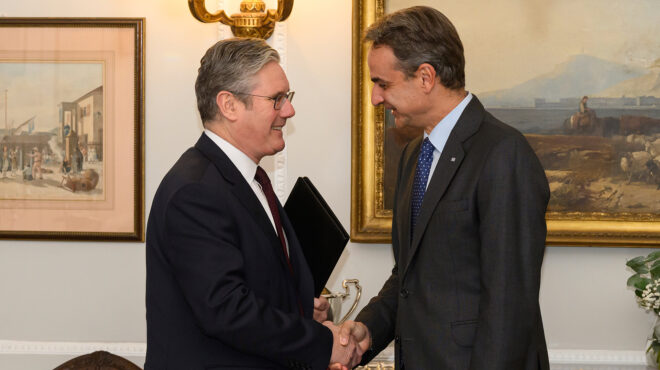 τι-θα-ζητήσει-ο-μητσοτάκης-από-στάρμερ-563353381