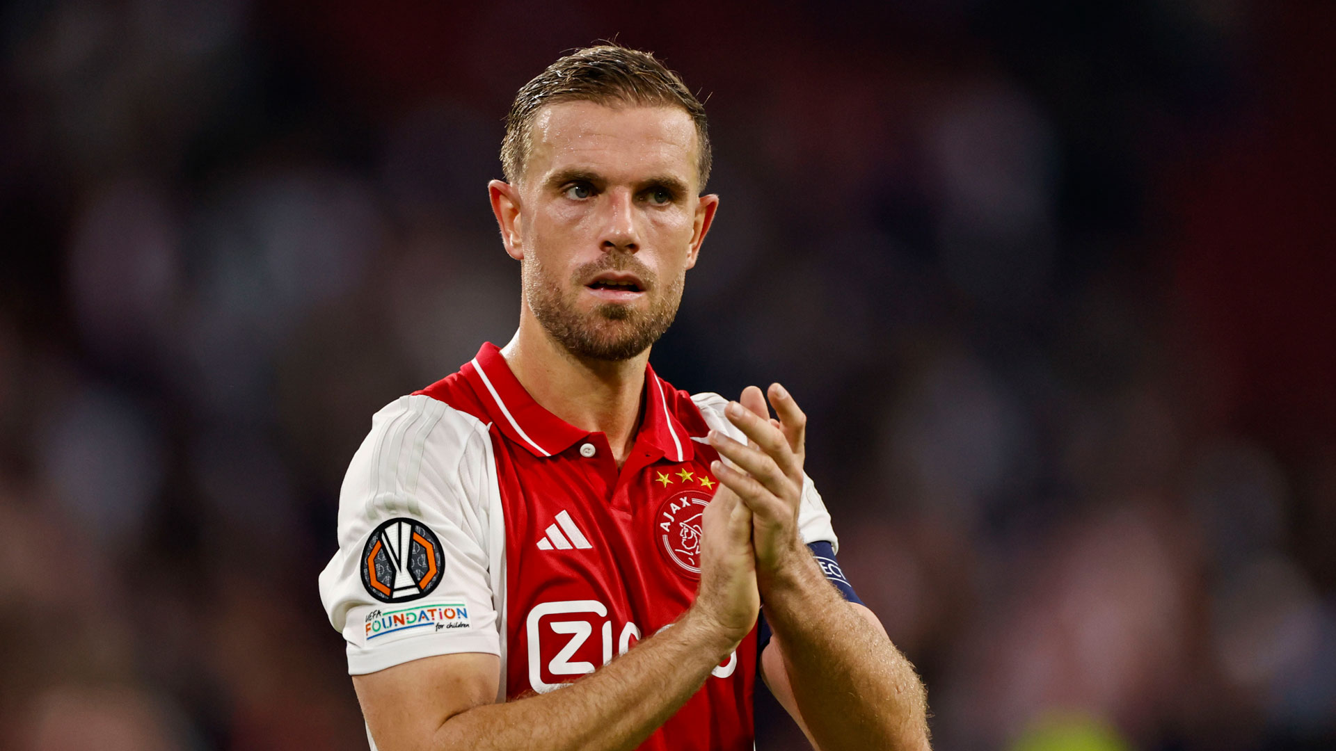 η-ηρεμία-του-χέντερσον-οδηγεί-τον-αγια-563390689