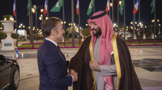 επίσκεψη-μακρόν-στη-σαουδική-αραβία-α-563354251