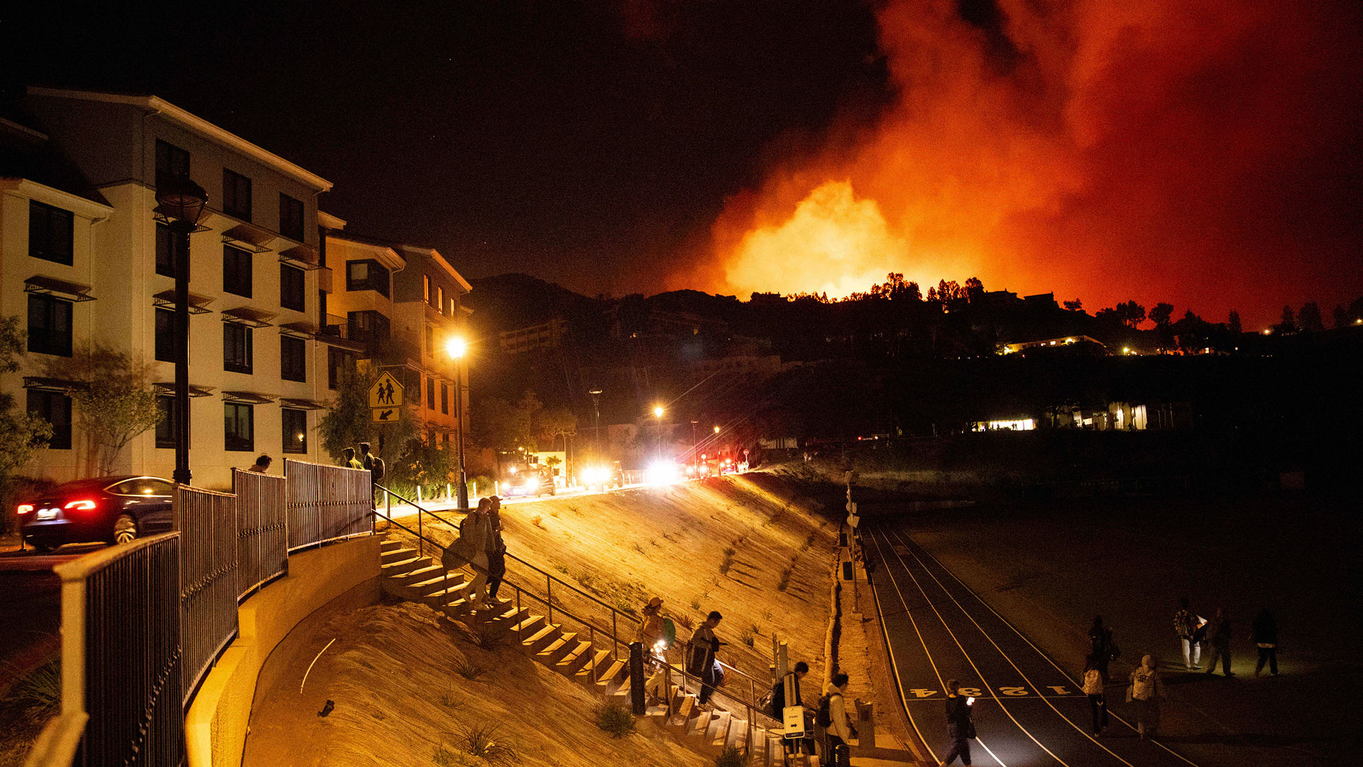 ΗΠΑ: Μεγάλη πυρκαγιά κοντά στο Λος Αντζελες – Εκκενώσεις στο Μαλιμπού-2