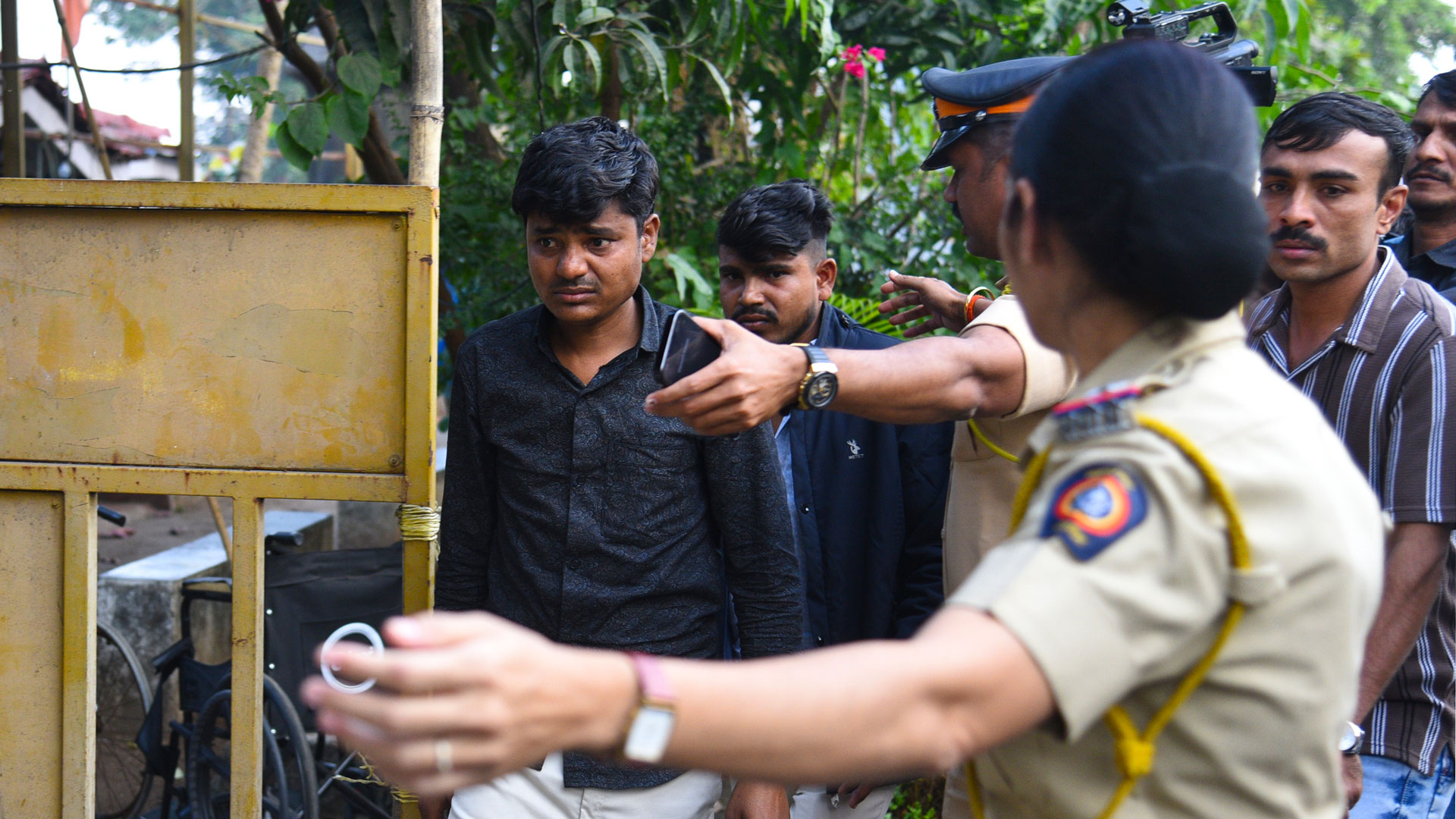 Ινδία: Σκάφος του Πολεμικού Ναυτικού εμβόλισε επιβατηγό πλοίο – Τουλάχιστον 13 νεκροί-1