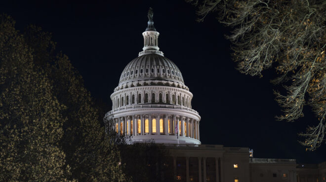 οι-24-ώρες-που-έφεραν-τις-ηπα-κοντά-στο-shutdown-κ-563383414