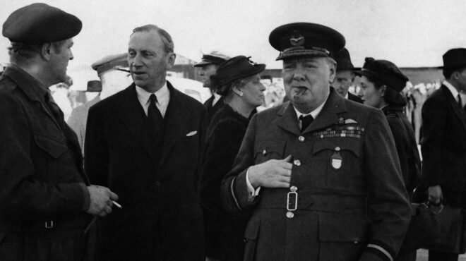 σαν-σήμερα-26-δεκεμβρίου-1944-ο-ουίνστον-τ-563389762