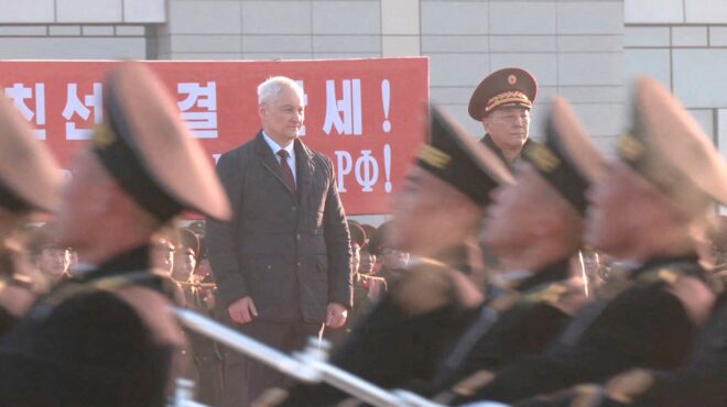 ηπα-εκατοντάδες-στρατιωτικοί-της-β-563379574