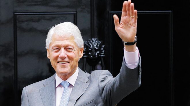 ηπα-στο-νοσοκομείο-ο-μπιλ-κλίντον-με-πυ-563389930