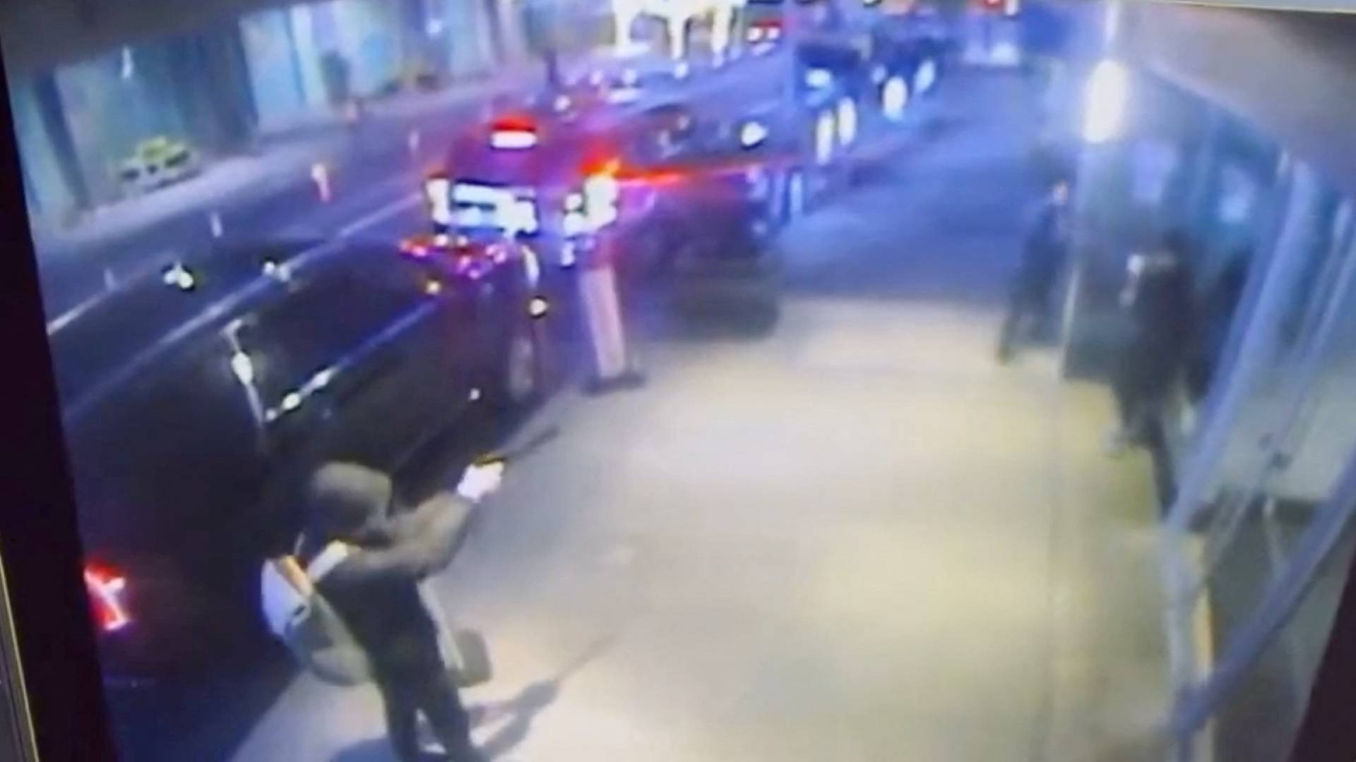 Δολοφονία CEO στο Μανχάταν: Στη δημοσιότητα φωτογραφίες με το πρόσωπο υπόπτου-2