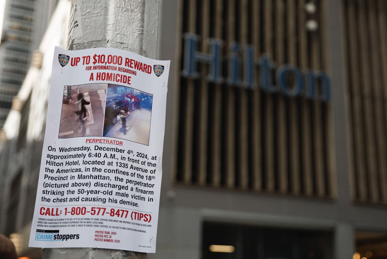 Δολοφονία CEO στο Μανχάταν: Οι κινήσεις, το κινητό και οι φωτογραφίες του δράστη-1