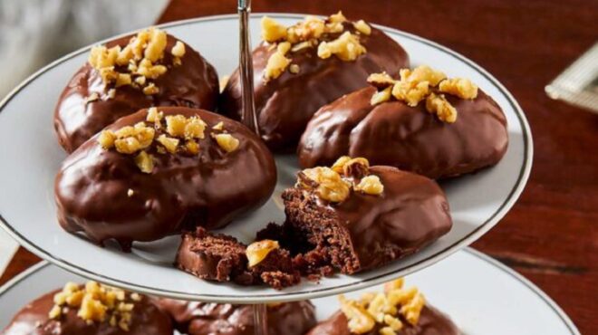 κουραμπιέδες-και-μελομακάρονα-ενισχ-563375512