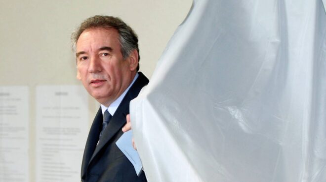 γαλλία-η-αντιπολίτευση-αντιδρά-στον-δ-563372299