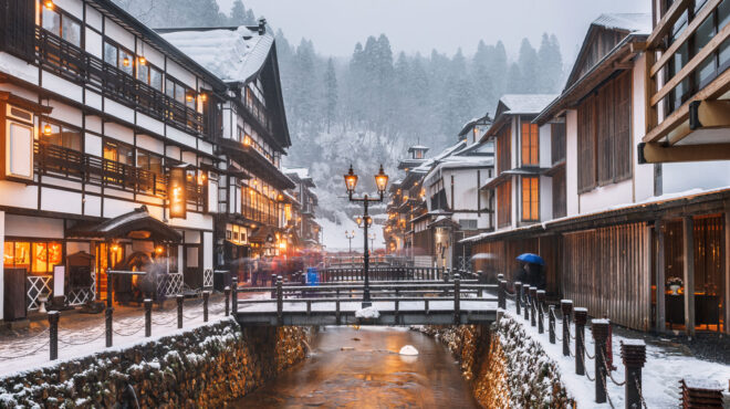 ιαπωνία-γραφική-πόλη-βάζει-αυστηρά-όρ-563393443