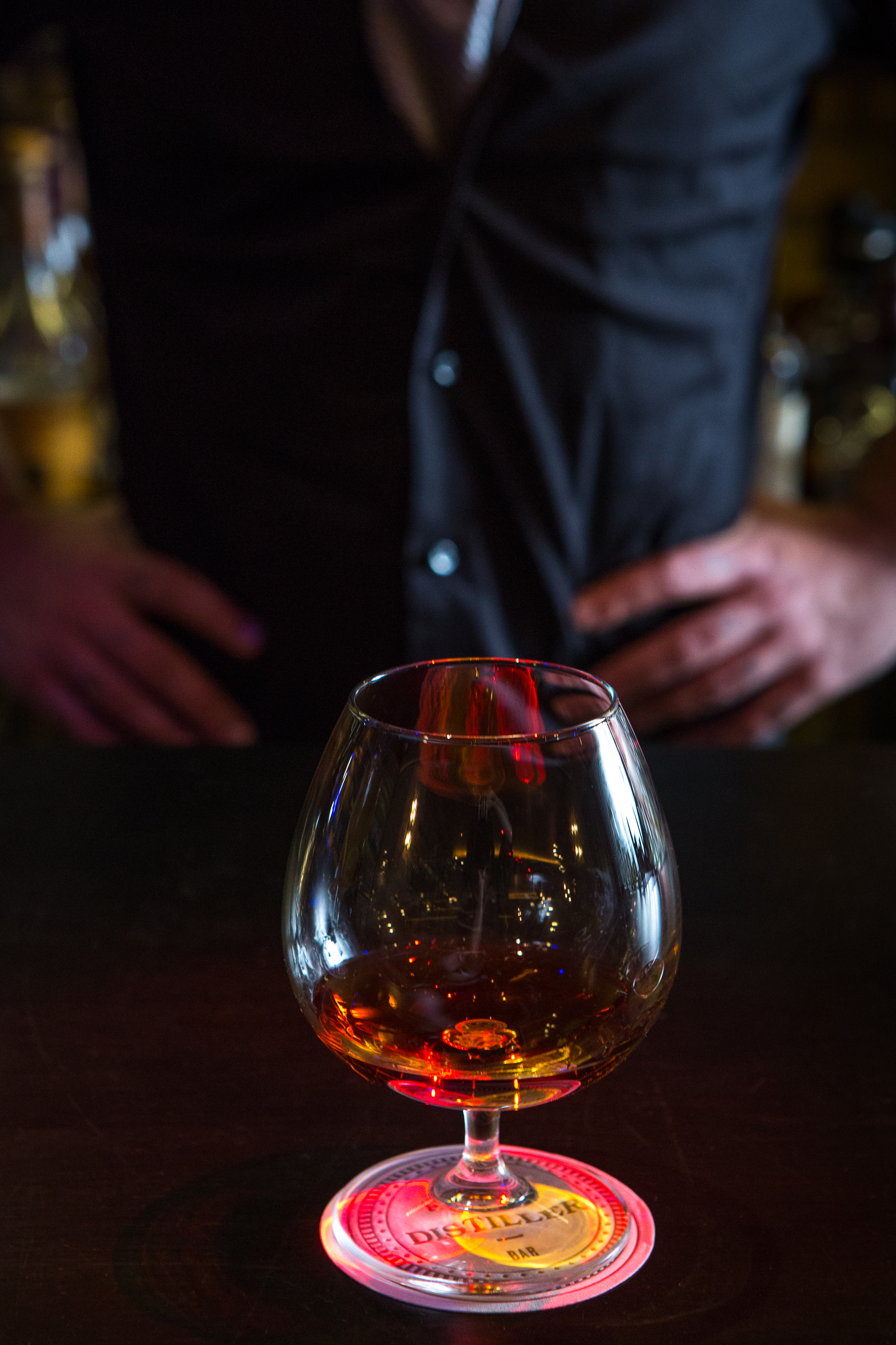 Εξι μπαρ για εκλεκτά αποστάγματα-3