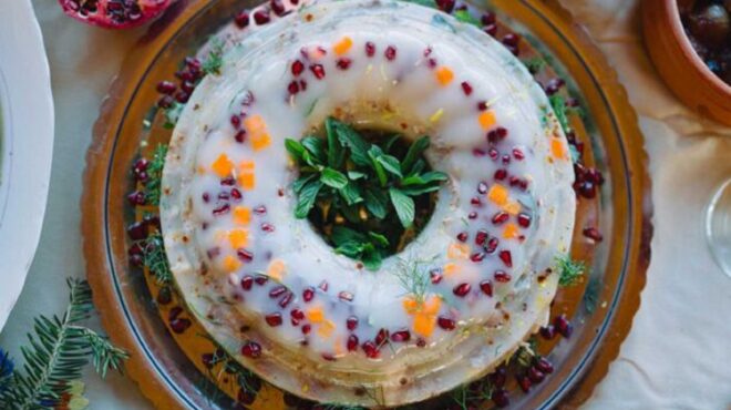 γιορτινή-πηχτή-στη-φόρμα-με-ζωμό-από-βό-563351056