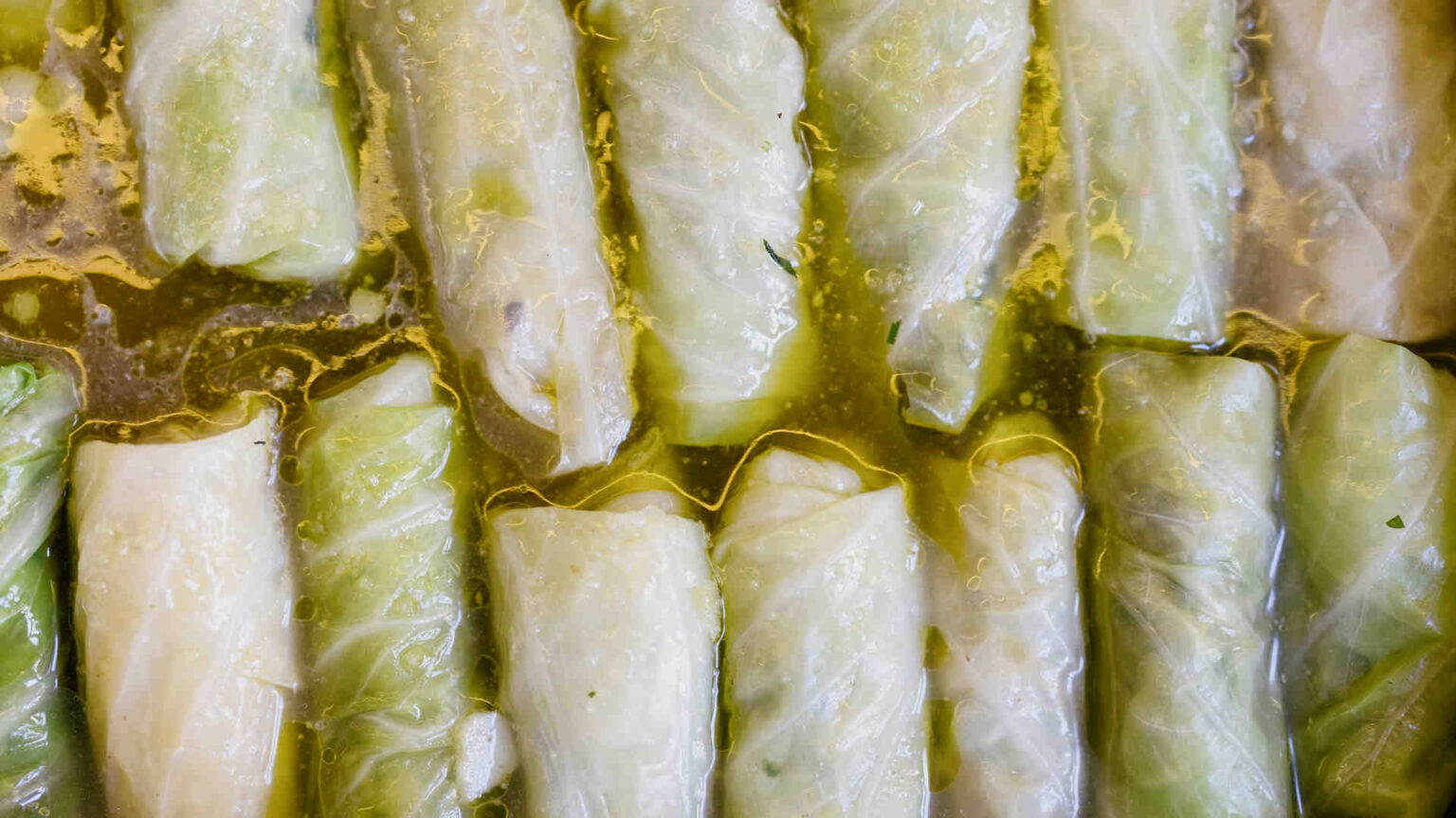 Λαχανοντολμάδες: το πιο comfort φαγητό του χειμώνα σε 5 μαγαζιά της Αθήνας-5