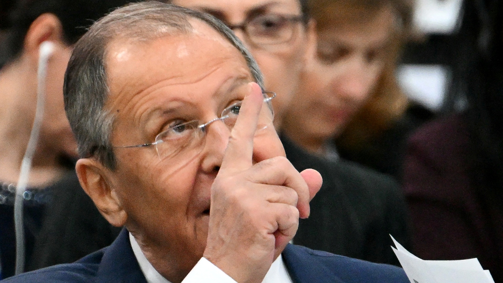 Σεργκέι Λαβρόφ: Η Ρωσία έτοιμη να αμυνθεί με «όλα τα μέσα»-1