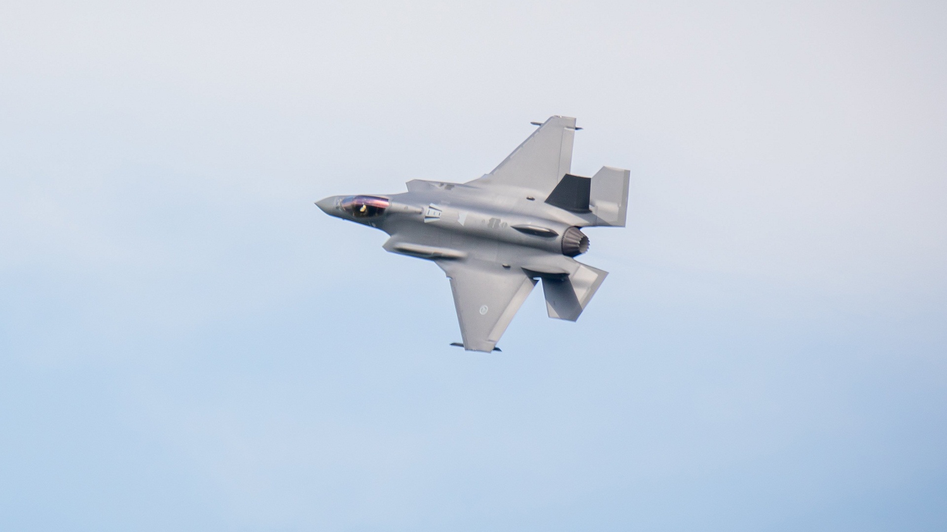 Η Νορβηγία στέλνει F-35 και 100 στρατιώτες να φυλάσσουν αεροδρόμιο στην Πολωνία-1