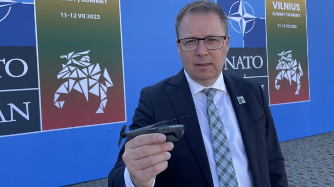 η-νορβηγία-στέλνει-f-35-και-100-στρατιώτες-να-563353387