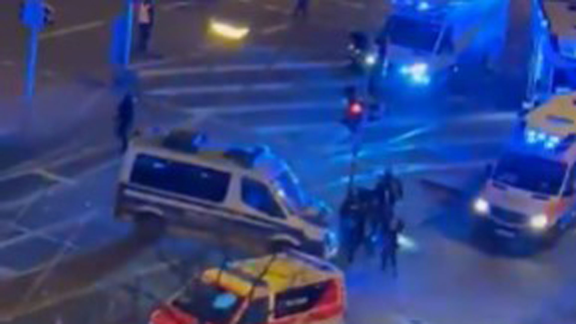 Γερμανία: Αυτοκίνητο έπεσε σε πλήθος σε χριστουγεννιάτικη αγορά – Νεκροί και τραυματίες-2