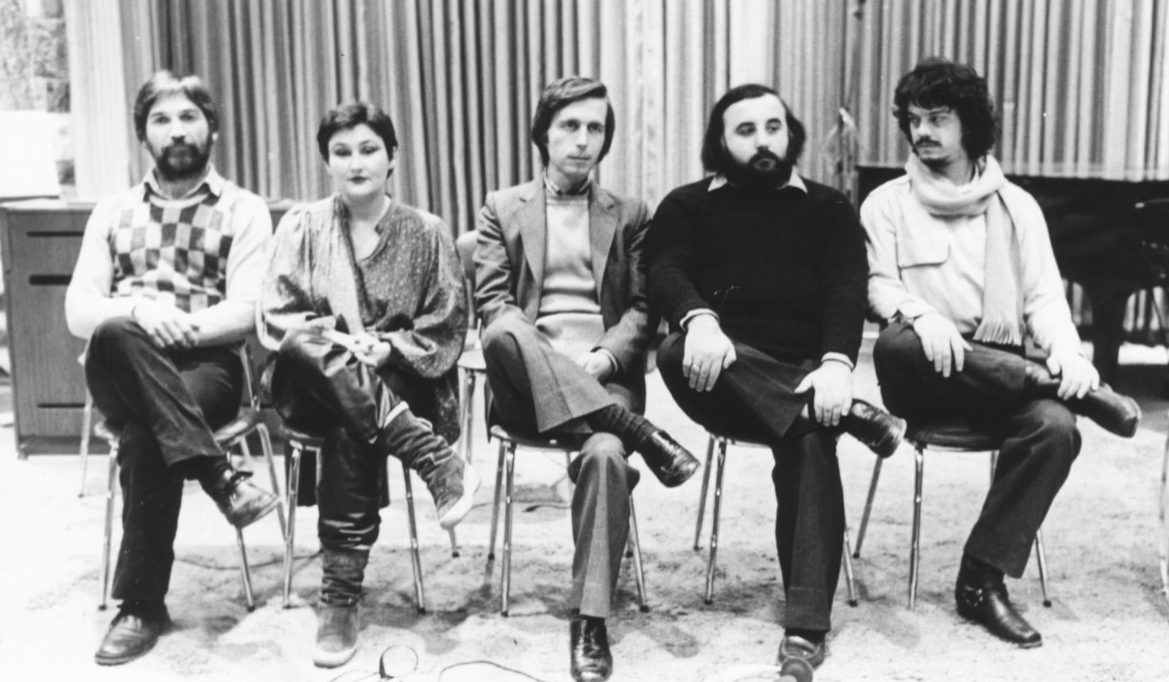 Αλκης Αλκαίος: Ο αθέατος ποιητής της «Ρόζας» και της «Πιρόγας»-2