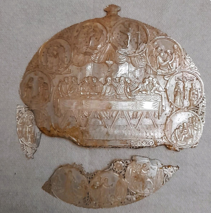 «Θησαυρός» αρχαιοτήτων βρέθηκε στο κέντρο της Αθήνας τυλιγμένος σε… εφημερίδες του 1940-8