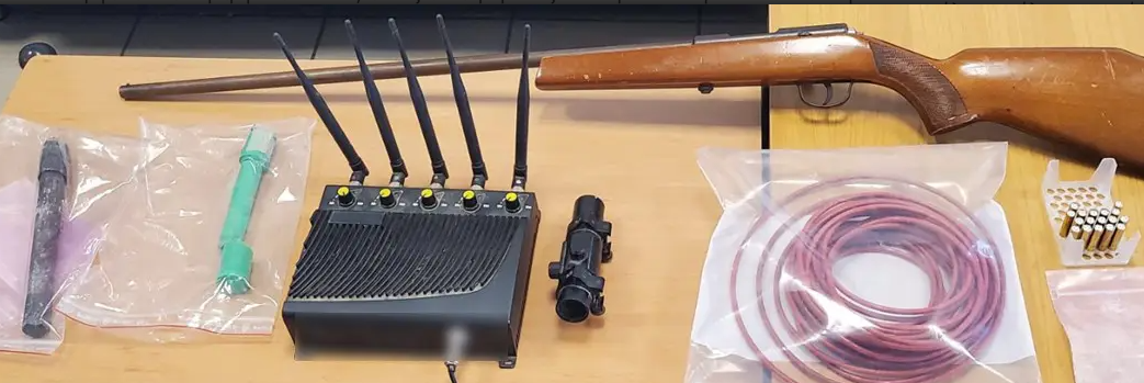 Θεσσαλονίκη: Συνελήφθη 57χρονος – Στην κατοχή του βρέθηκαν οβίδα και υλικά εκρηκτικού μηχανισμού-1