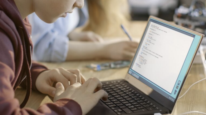 εθισμός-ανηλίκων-στο-διαδίκτυο-τη-δευ-563396167