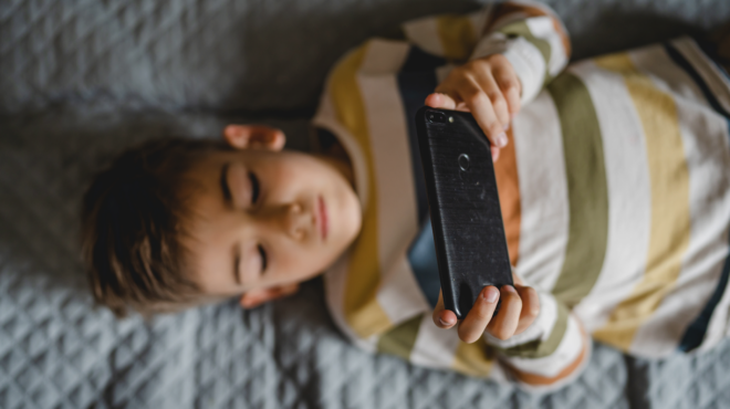 πώς-θα-πείσεις-το-παιδί-σου-να-ξεκολλή-563396827