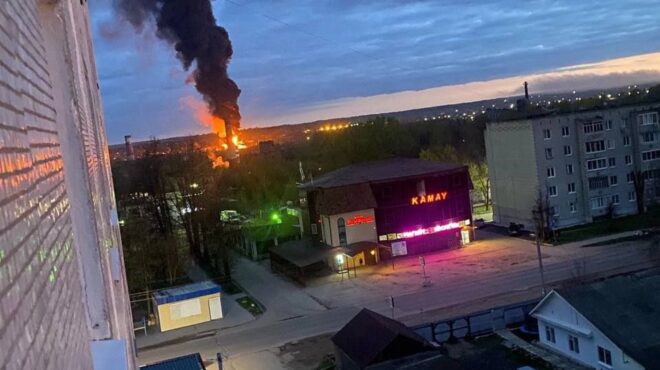 ουκρανική-επίθεση-με-ντρόουν-σε-δεξαμ-563397772