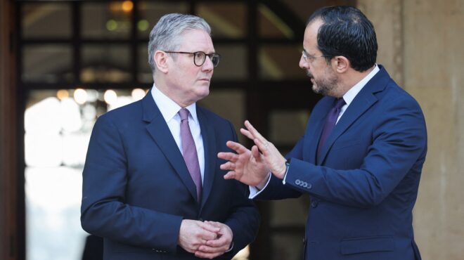 κιρ-στάρμερ-στη-λευκωσία-ενισχύονται-563366113