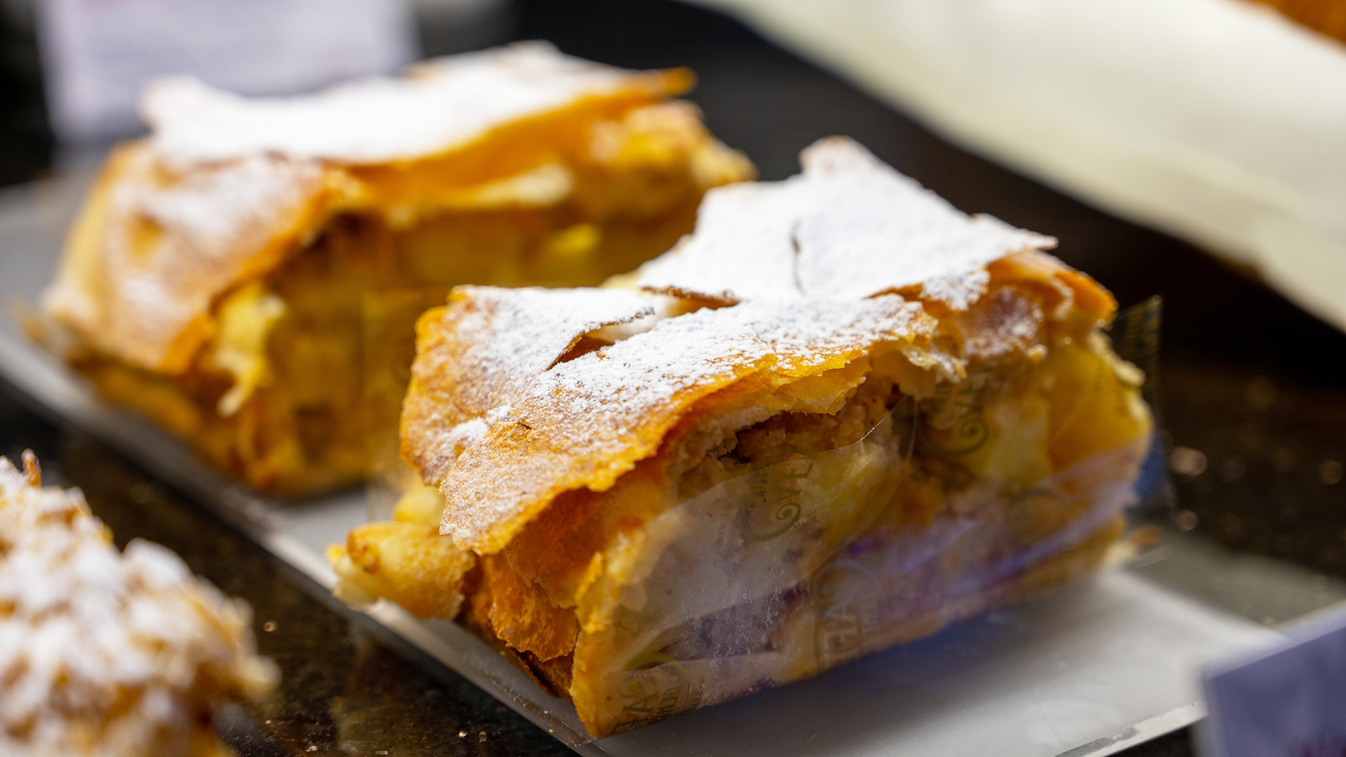 Στρούντελ μήλου: η ιστορία του εθνικού γλυκού της Αυστρίας και 4 συνταγές-1