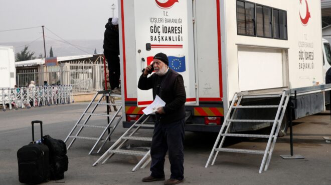 συρία-επιστροφή-χιλιάδων-πολιτών-από-563375941