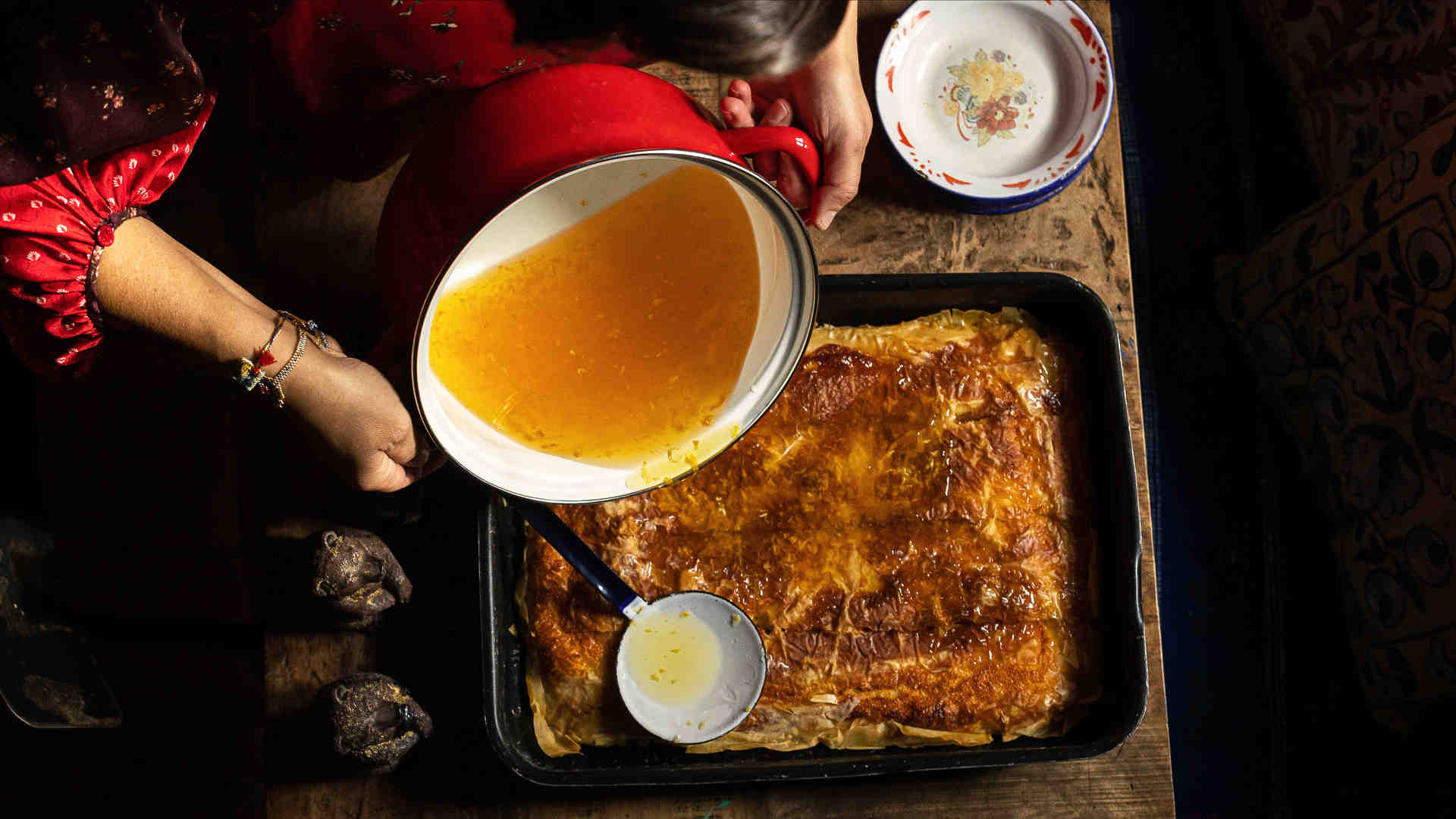 Γιορτινά γλυκά από την Ήπειρο: 7 συνταγές ωδή στο σιρόπι-1