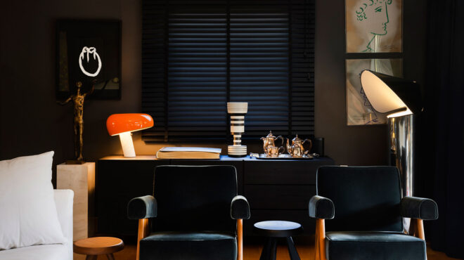 μία-μεζονέτα-στο-κεφαλάρι-γεμάτη-εμβλ-563356162