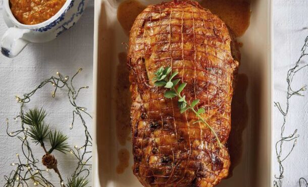 αρνίσιο-ρολό-με-ρίγανη-και-σκορδάτη-σά-563362768