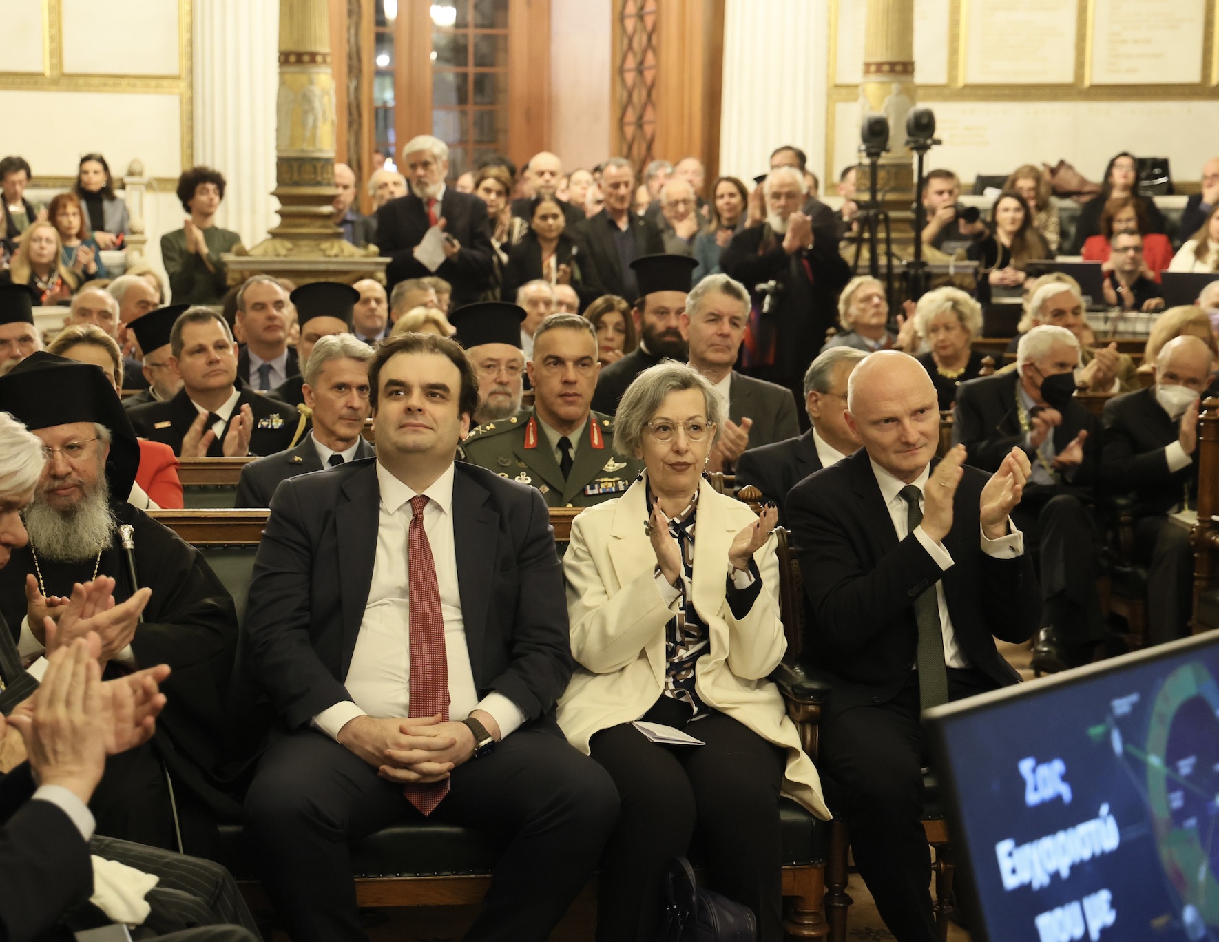 Το βραβείο της Ακαδημίας Αθηνών στο «Ολοι Μαζί Μπορούμε» ανήκει στους χιλιάδες εθελοντές του-4